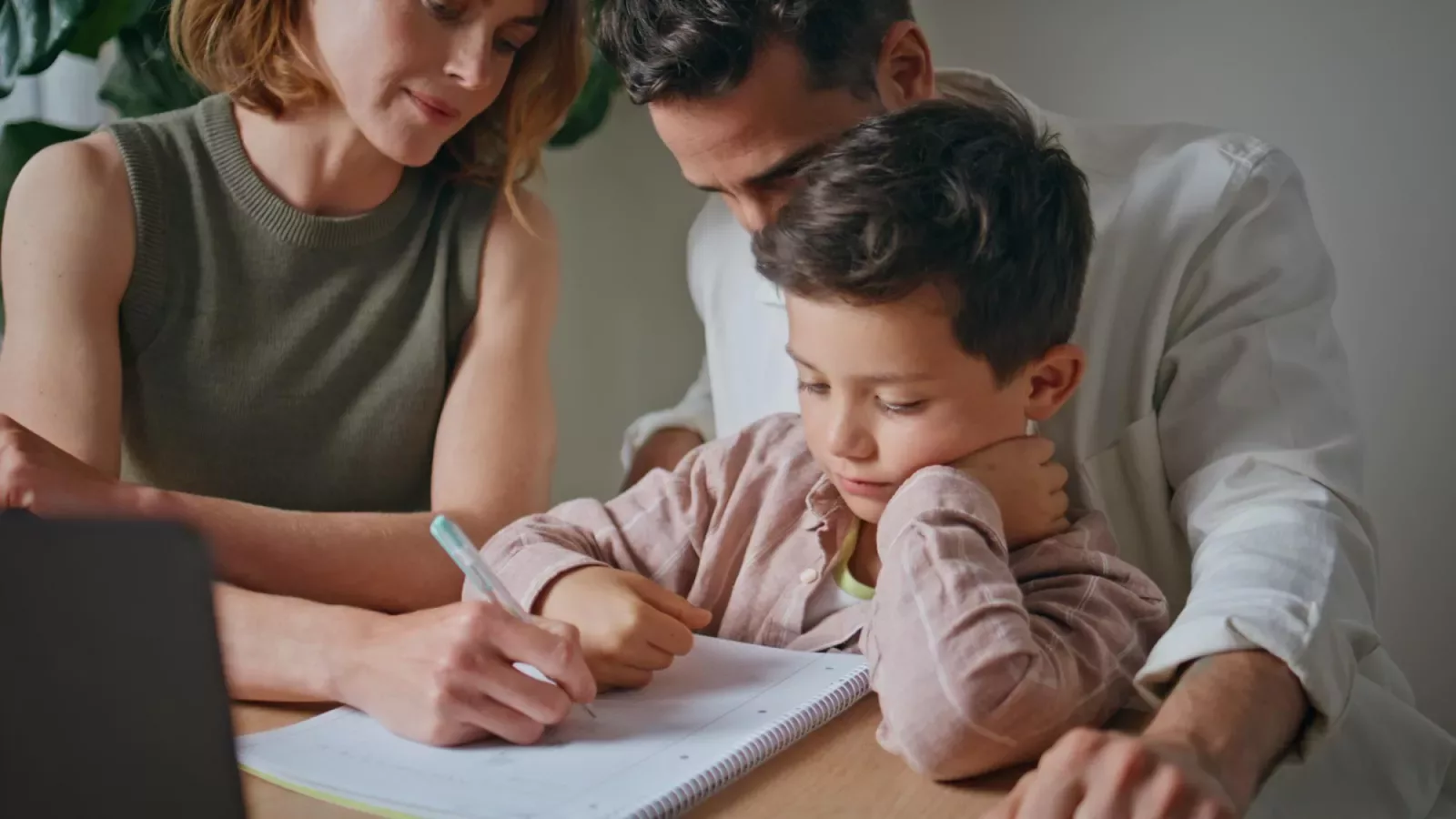 Le trouble de l’écriture manuscrite expliqué simplement pour les parents